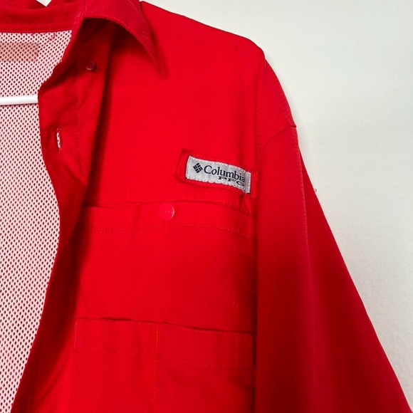 red columbia pfg button down - Picture 3 of 6